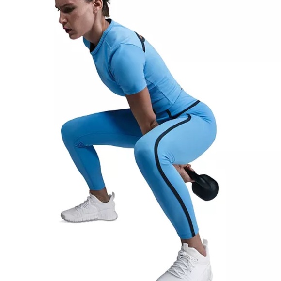 Nike
Women's One High-Waisted 7/8 Leggings size large NWT - Picture 3 of 7